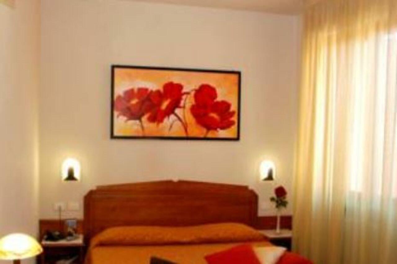 Hotel Marzia Scandicci Bagian luar foto