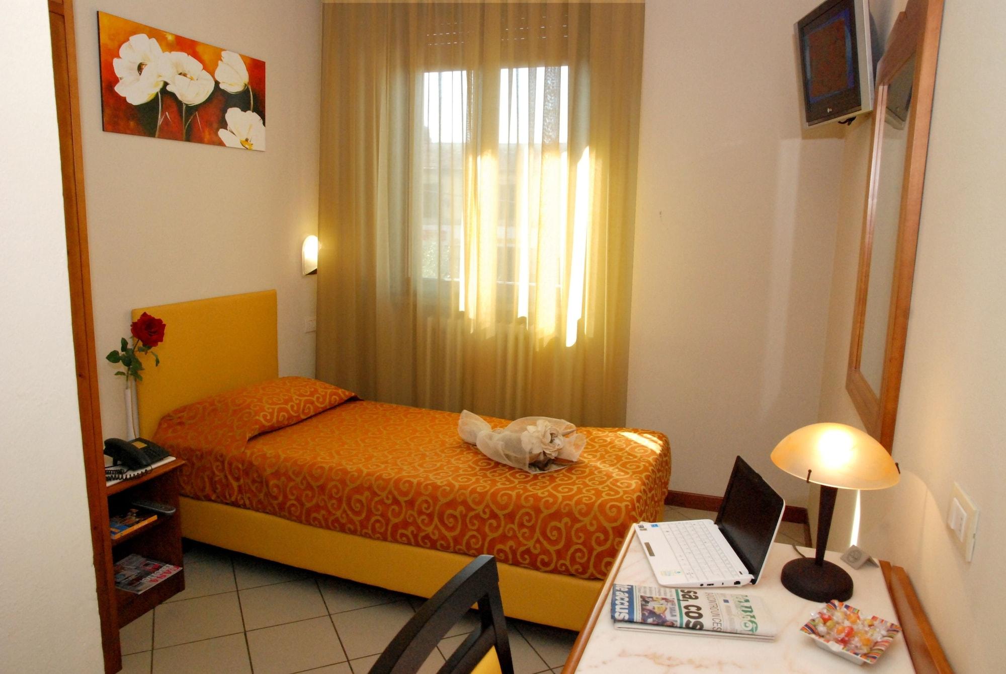 Hotel Marzia Scandicci Bagian luar foto