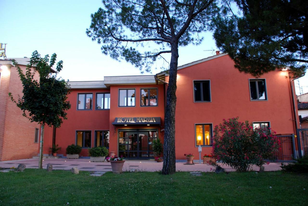 Hotel Marzia Scandicci Bagian luar foto