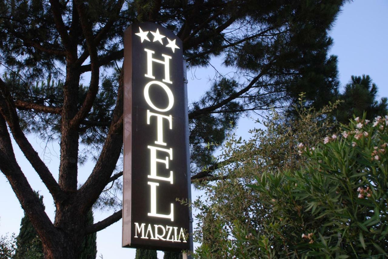 Hotel Marzia Scandicci Bagian luar foto